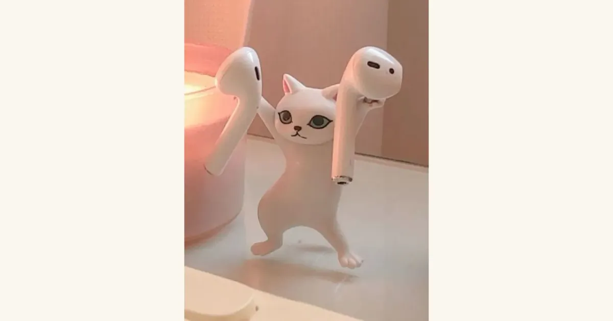 ATHAND Katzen-Kopfhörerhalter: weiße Harz-Katzenfigur mit AirPods