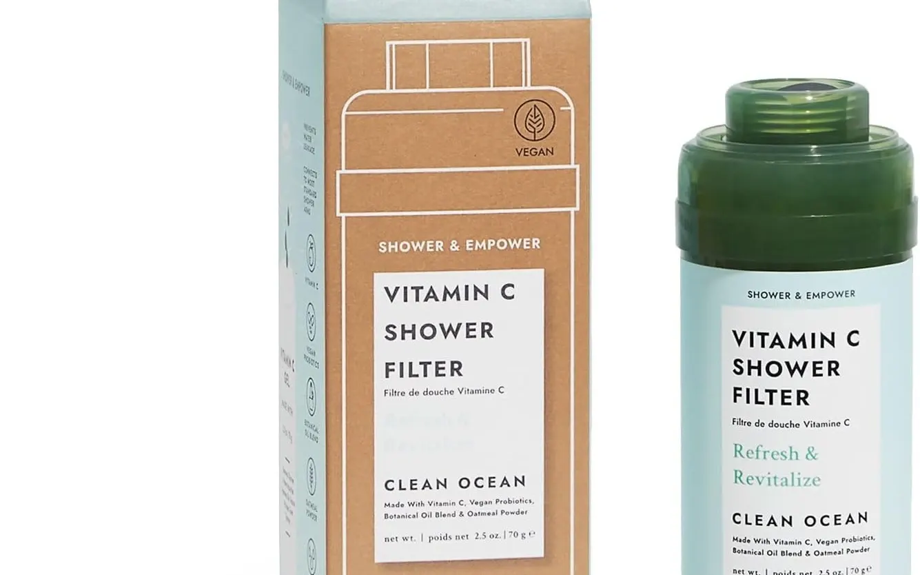 VOESH Clean Ocean vitamin C shower filter cartridge with its mint and kraft packaging