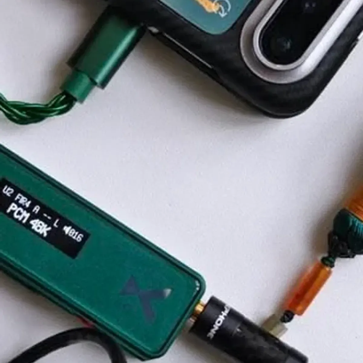 Dongle display showing sample rate and format