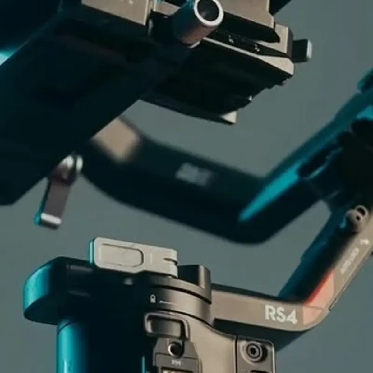 DJI RS 4 gimbal with all accessories and carrying case